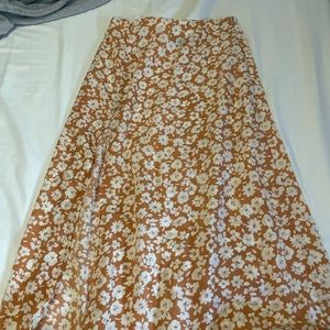 PENDING - Peachy floral midi flowy skirt with slit